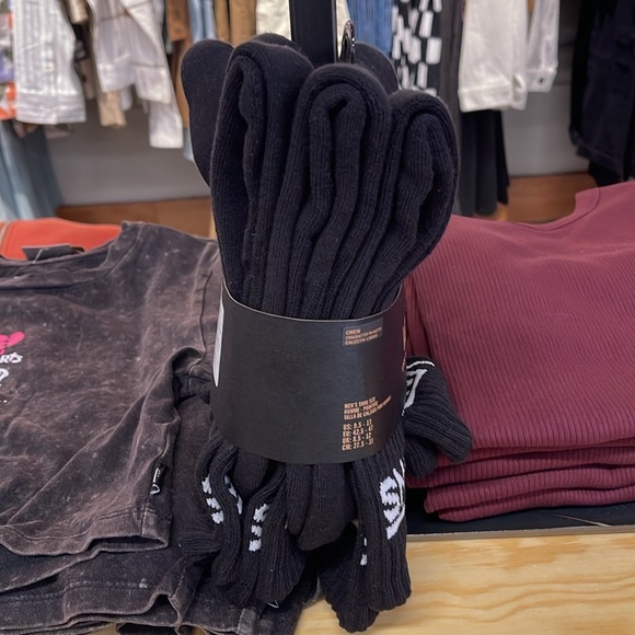 Vans Socks 6 pairs set CREW VANS.
"OFF THE WALL" Black /White 
NWT - Picture 6 of 16